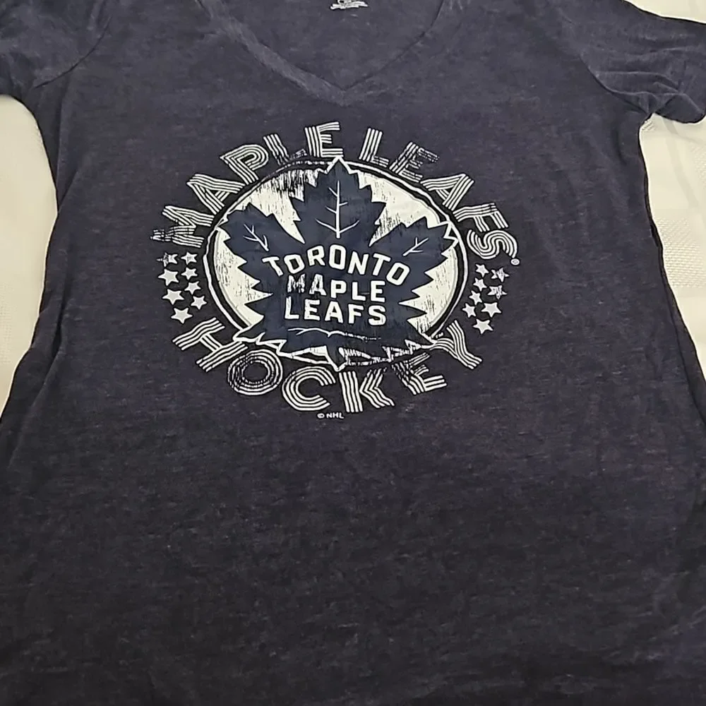 NHL Women's Hockey Logo Toronto Maple Leaf T-Shirt Navy Blue Medium - Picture 15 of 16